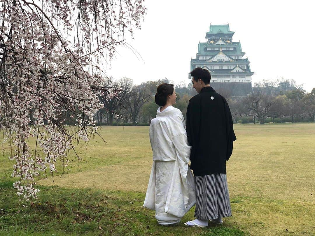 寺口泰海さんのインスタグラム写真 - (寺口泰海Instagram)「大阪城で前撮り🏯  #大阪城 #前撮り #コロナで結婚式中止 #3月に撮ったやつ #西ノ丸庭園」8月20日 9時44分 - taiga.teraguchi