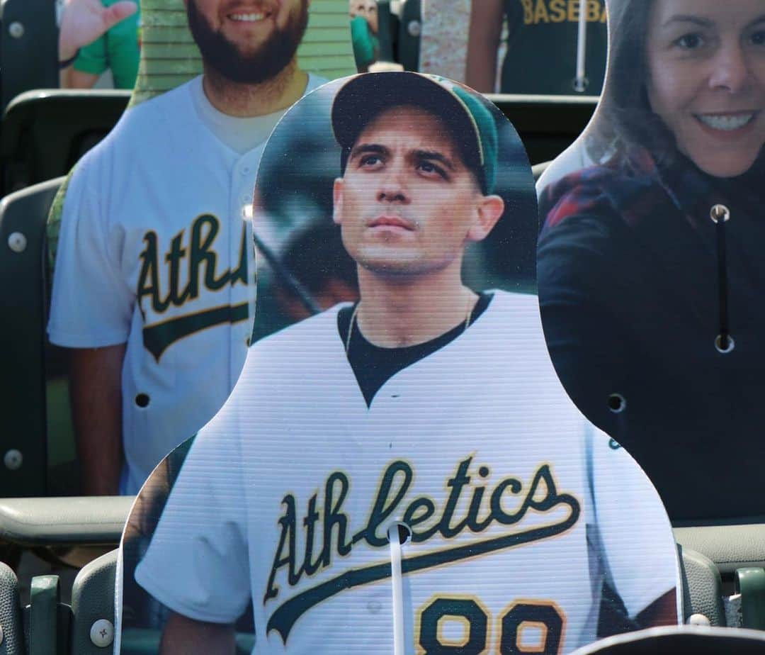 G-Eazyさんのインスタグラム写真 - (G-EazyInstagram)「Card board cut out G at the @athletics coliseum right behind the dug out! Yeeee!」8月20日 9時45分 - g_eazy
