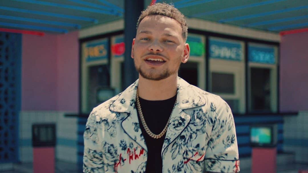 Vevoさんのインスタグラム写真 - (VevoInstagram)「The trio we didn't know we needed. 🤯 Watch @kanebrown_music team up with @thegr8khalid & @swaelee for their summer hit, #BeLikeThat. 🔥 ⠀⠀⠀⠀⠀⠀⠀⠀⠀ ▶️[Link in bio] #KaneBrown #BeLikeThat #Khalid #SwaeLee」8月20日 10時05分 - vevo