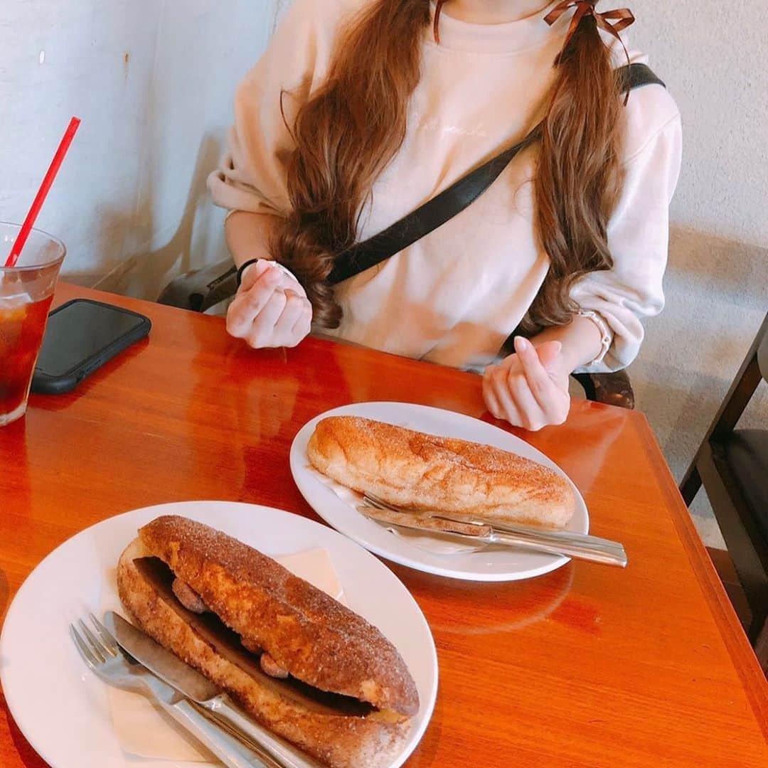 平佐知子さんのインスタグラム写真 - (平佐知子Instagram)「北浜のカフェ巡りが好き☕️  写真は、mount (揚げパン)  KeittoRuokala(ランチ)  #北浜ランチ  #北浜カフェ  #自撮り  #いいね  #フォローミー  #フォロー返します  ゆっくりね笑」8月20日 10時30分 - kandai20miss_5
