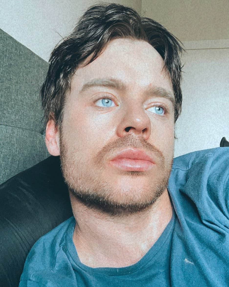 レオン・エルスのインスタグラム：「What is simple by the moonlight by the morning never is.」