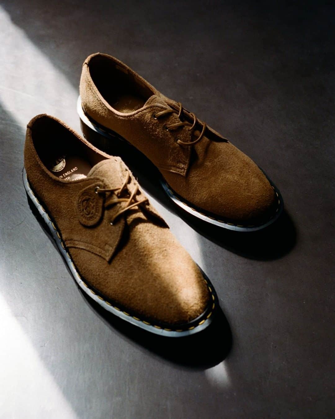 MR PORTERのインスタグラム：「The grown-up version of back-to-school shoes. For this pair, @drmartensofficial has sourced materials from Charles F. Stead - one of the most respected tanneries in the world - since the 1980s. Made in England from its tactile 'Desert Oasis' suede, these 'Chestnut' Derby shoes have signature Goodyear-welted AirWair™ bouncing rubber soles and waxed laces for a streamlined finish. Just don't wear them in the rain. #MRPORTER」