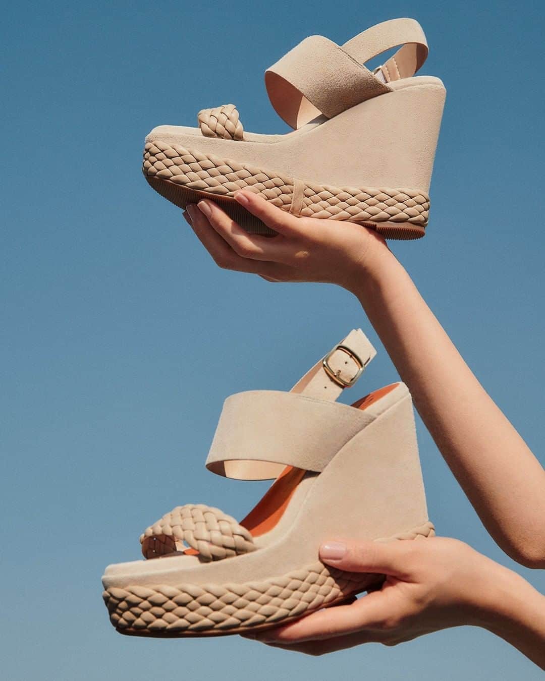 サントーニのインスタグラム：「Elevated to new heights.  #Santoni #makersofbeauty #madeinSantoni #SantoniSS20」