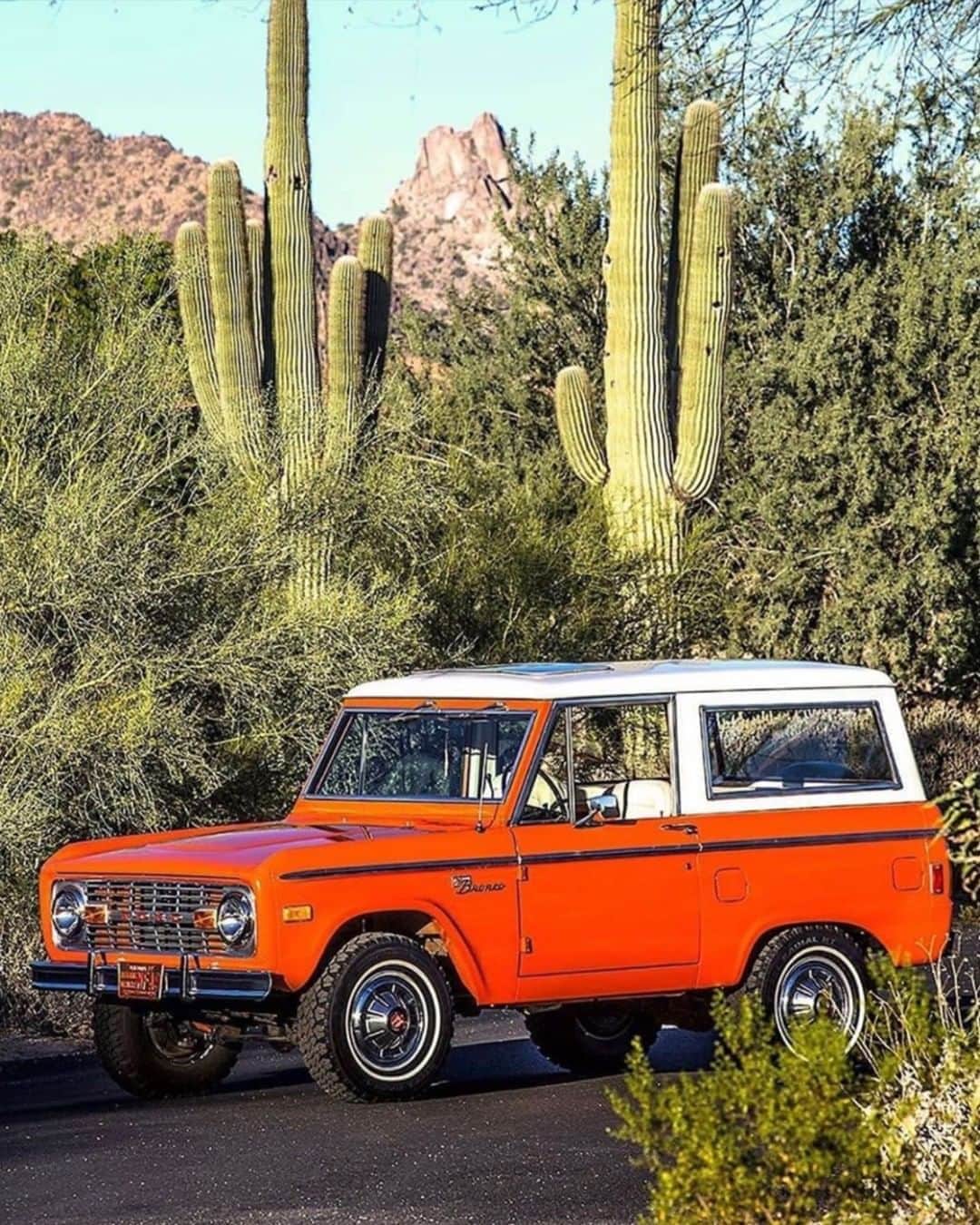 ジーエルシーオーのインスタグラム：「Wednesday ridealong, only 102 degrees in the shade.⁠ ⁠ Photo: @blueridge_bronco」