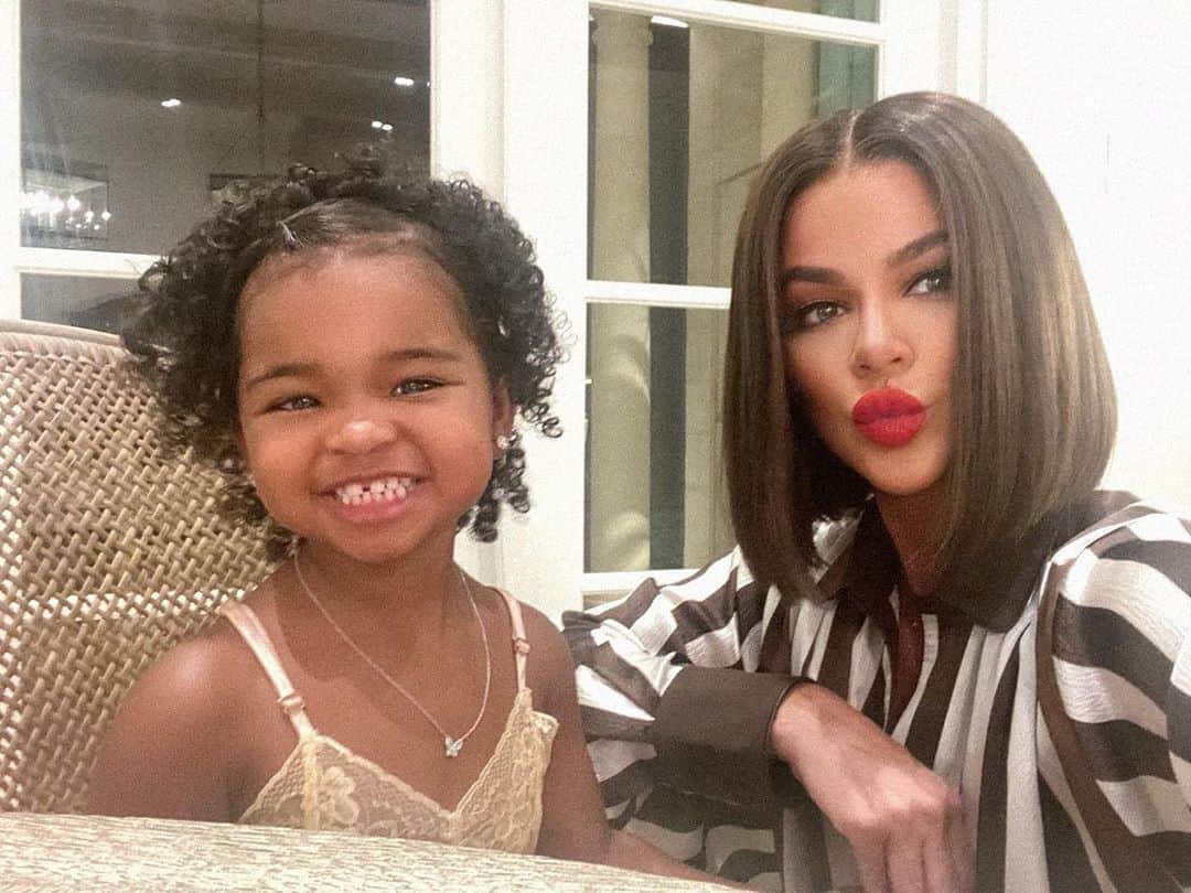 クロエ・カーダシアンさんのインスタグラム写真 - (クロエ・カーダシアンInstagram)「Mommy’s baby FOREVA!!!」8月20日 2時19分 - khloekardashian