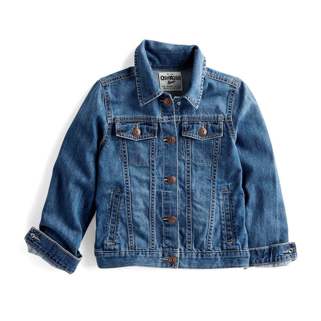 のインスタグラム：「If we had to pick just one way to layer from now ‘til winter, this would be it! #musthave #denimjacket #goeswitheverything #oshkoshkids」