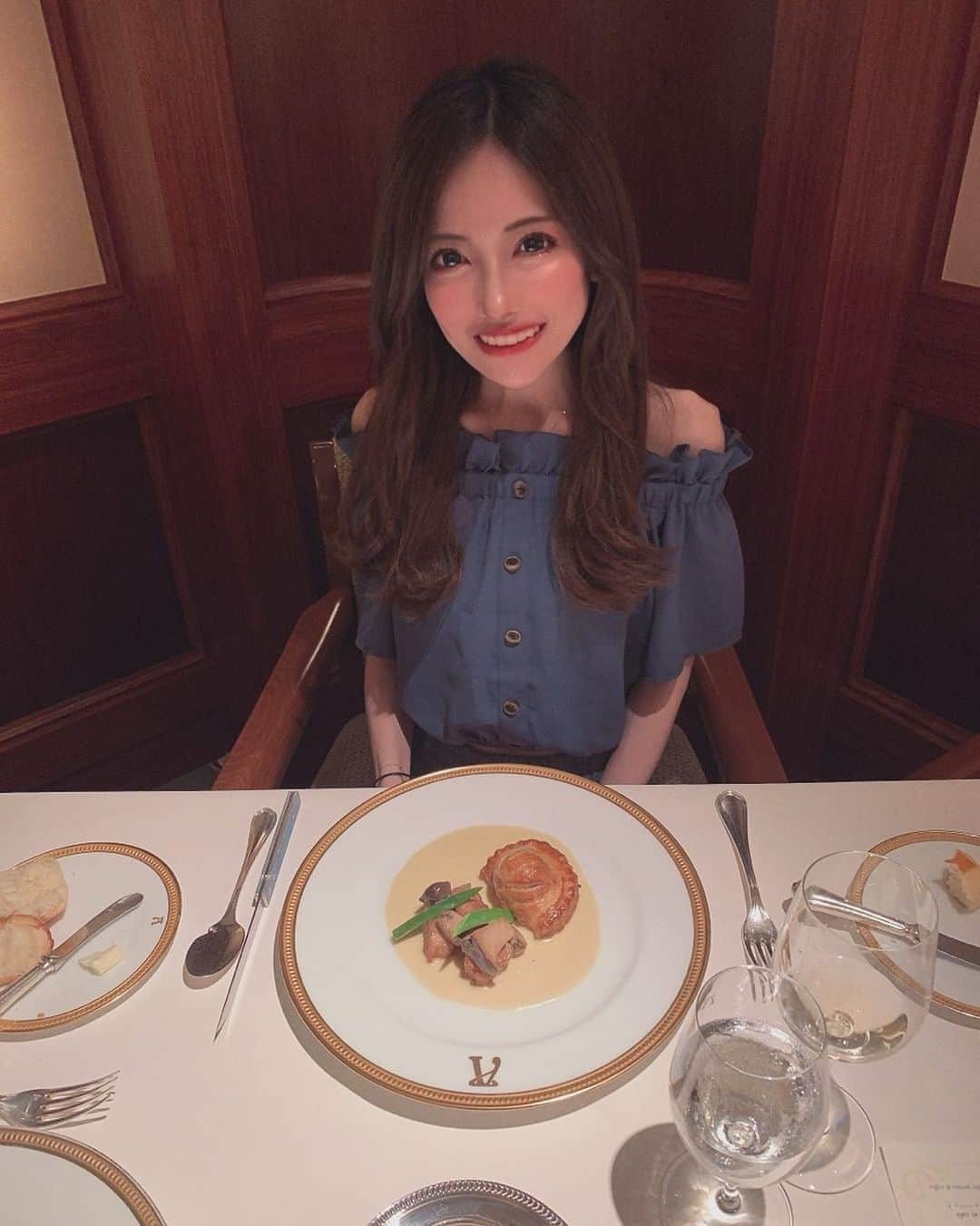 上條唯さんのインスタグラム写真 - (上條唯Instagram)「いつかのフレンチ🍽 . #美脚 #美脚女子 #痩せたい #細くなりたい #competitor #makeup #筋トレ女子 #メイク #girl #model #被写体モデル #自撮り #自撮り女子 #自撮り界隈 #自撮り部 #セルフィー #セルフィー女子 #ダイエット #selfie #diet #痩せる方法 #脚やせ #脚やせダイエット #脚やせマッサージ #脚痩せ #脚痩せマッサージ #35キロ #15キロ減 #followｍe #フォローミー」8月20日 2時23分 - yui_kamijo