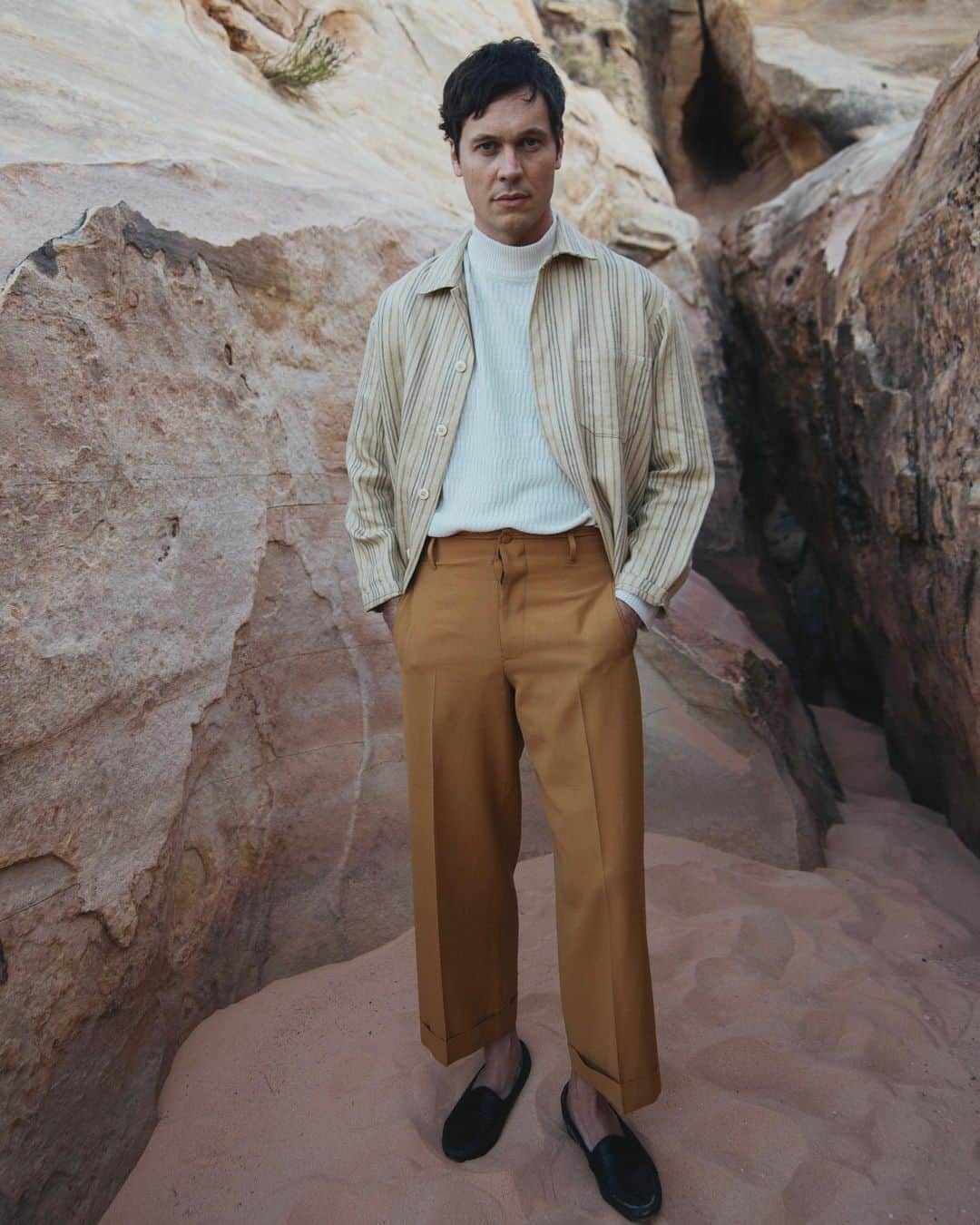 アーネスト・グリーンのインスタグラム：「At “Valley of Fire” with @shanemccauley」
