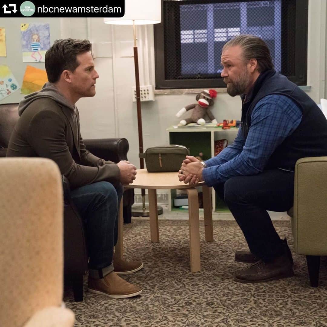 マイケル・ドイルのインスタグラム：「Missing the #damfam and @tlabine   #repost @nbcnewamsterdam ・・・ Even through the tough times, Martin and Iggy have our ❤️. #NewAmsterdam #igMar」