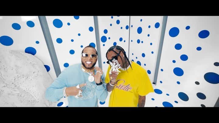 タイガのインスタグラム：「@elalfaeljefe lotta love for the whole DR 🇩🇴🇩🇴🇩🇴 #TRAPPEA  Video link in bio. COMMENT YOUR COUNTRY FLAG!!」
