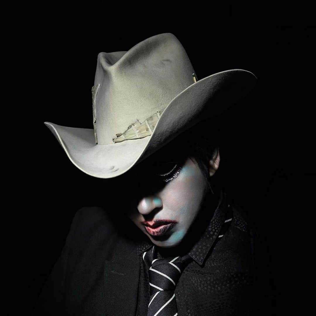 Nick Fouquetのインスタグラム：「🕸 The Prince of Darkness new album cover 🕸 @marilynmanson」
