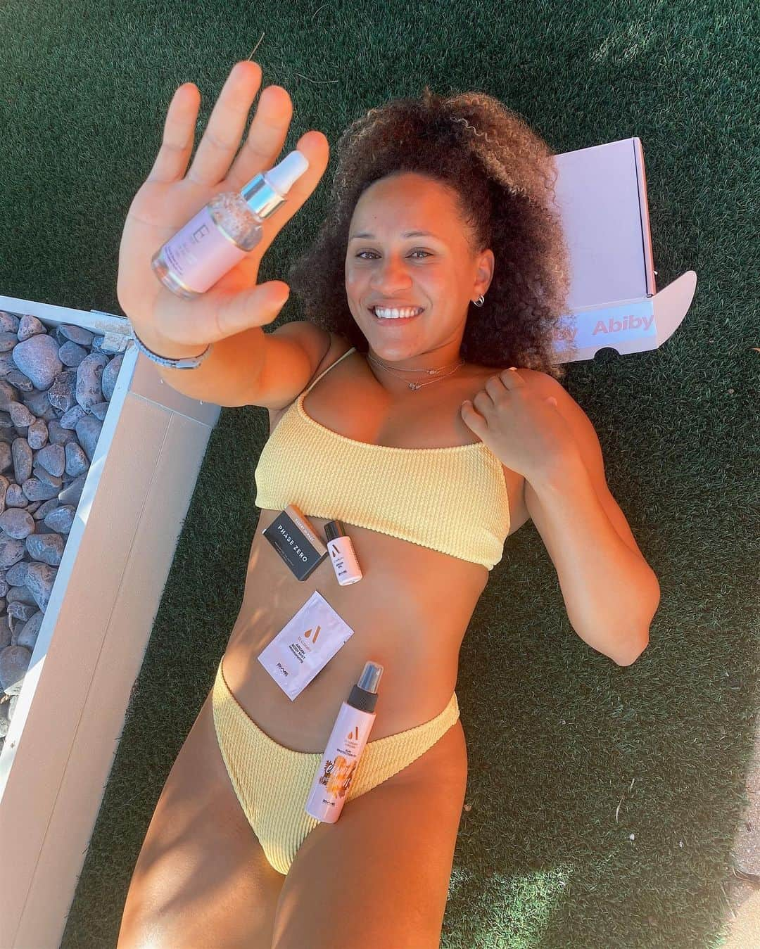 Johanelis HERRERA ABREUさんのインスタグラム写真 - (Johanelis HERRERA ABREUInstagram)「Taking care of my self even on holiday with @abiby.it ‘ products 🌸☀️ #loveit  @vestiaireco  @emmediciotto_international  @eclatskinlondon  @phasezeromakeup  • • • • • • Ph @_solocosebelle_byeva  #abibybox #abibybeautybox #abiby #abibybeauty #abibyspoiler #takecareofyourself #holiday #puglia #yellow #picoftheday #positive #sunbath #vacanzeitaliane #beautybloggers #beautybox #unboxing #babygirl #makeup #products #beautyroutine #faceoil #spray #model #seibella #carepackage #athlete #adv」8月20日 3時36分 - johanelisherrera