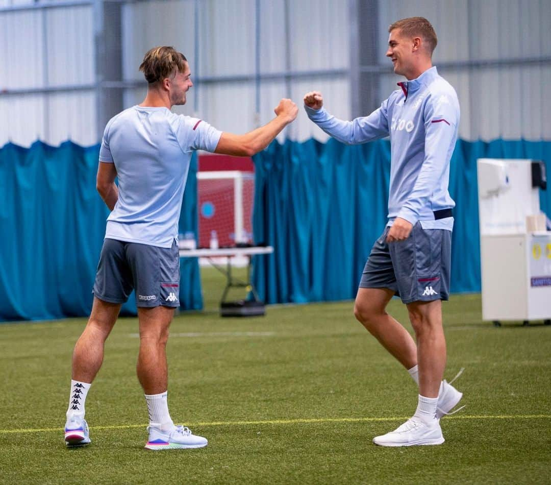 ジャック・グリーリッシュさんのインスタグラム写真 - (ジャック・グリーリッシュInstagram)「Good to be back with the lads. Pre season back again 😰 Letsss go ⚽️」8月20日 4時01分 - jackgrealish