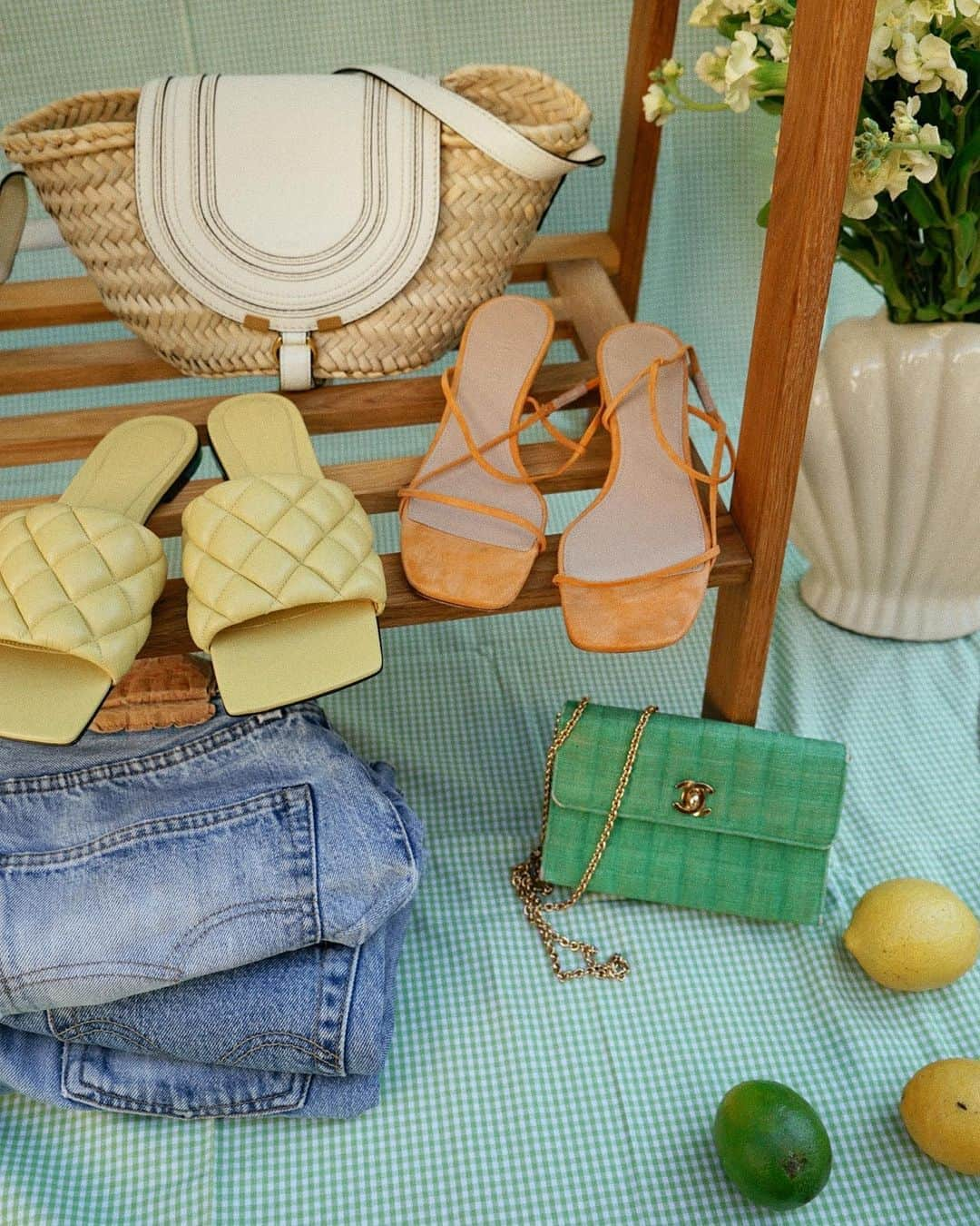 ジュリー・サリニャーナさんのインスタグラム写真 - (ジュリー・サリニャーナInstagram)「my summer palette, my summer closet 🍋 @revolve #revolvesummer」8月20日 4時10分 - sincerelyjules