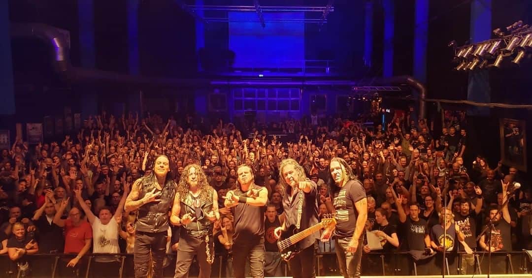 Queensrycheさんのインスタグラム写真 - (QueensrycheInstagram)「At Z7 in Pratteln, Switzerland 👍 #queensryche #theverdicttour #z7pratteln #switzerland🇨🇭 #bandofbrothers #rememberingliveshows #missperforming #rychersrule #missyouall #friends #friendship #brothers #memories #goodtimes」8月20日 4時30分 - queensrycheofficial