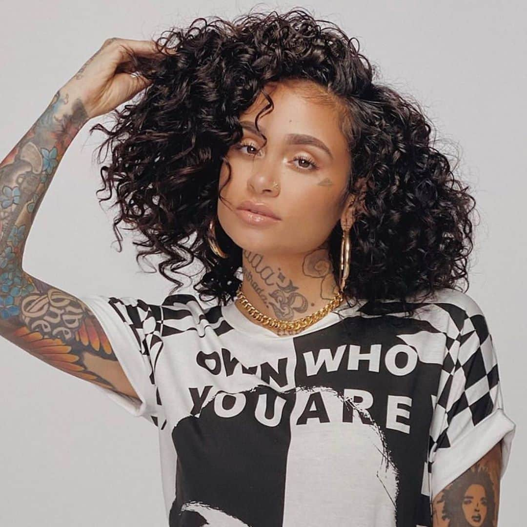 ケラーニさんのインスタグラム写真 - (ケラーニInstagram)「imma tell my daughter i became a makeup artist in the quarantine. 😂 @spinmag」8月20日 4時34分 - kehlani