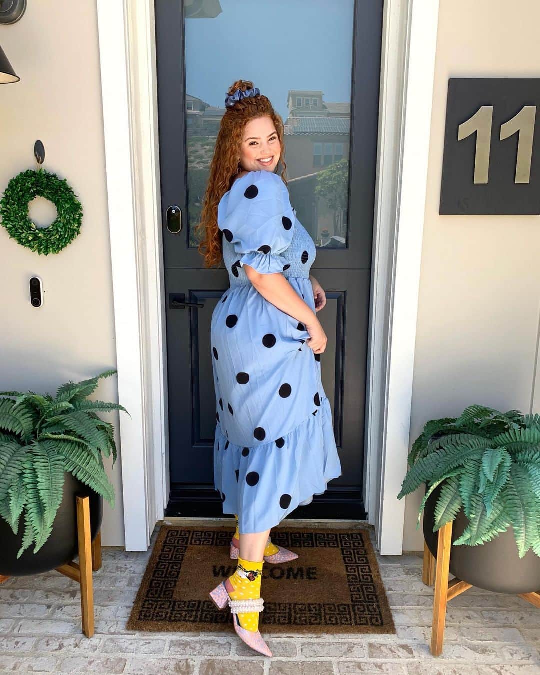 ブリー・キッシュのインスタグラム：「i absolutely love a good accessory — whether that be a bold earring or a cute hair tie.. but my latest obsession has been fun SOCKS! 🧦✨ @sockcandyofficial is such an easy way to elevate your look and add a hint of extra color or pattern 🌈🧩🎨🌀#SockCandyOfTheDay #Ad」