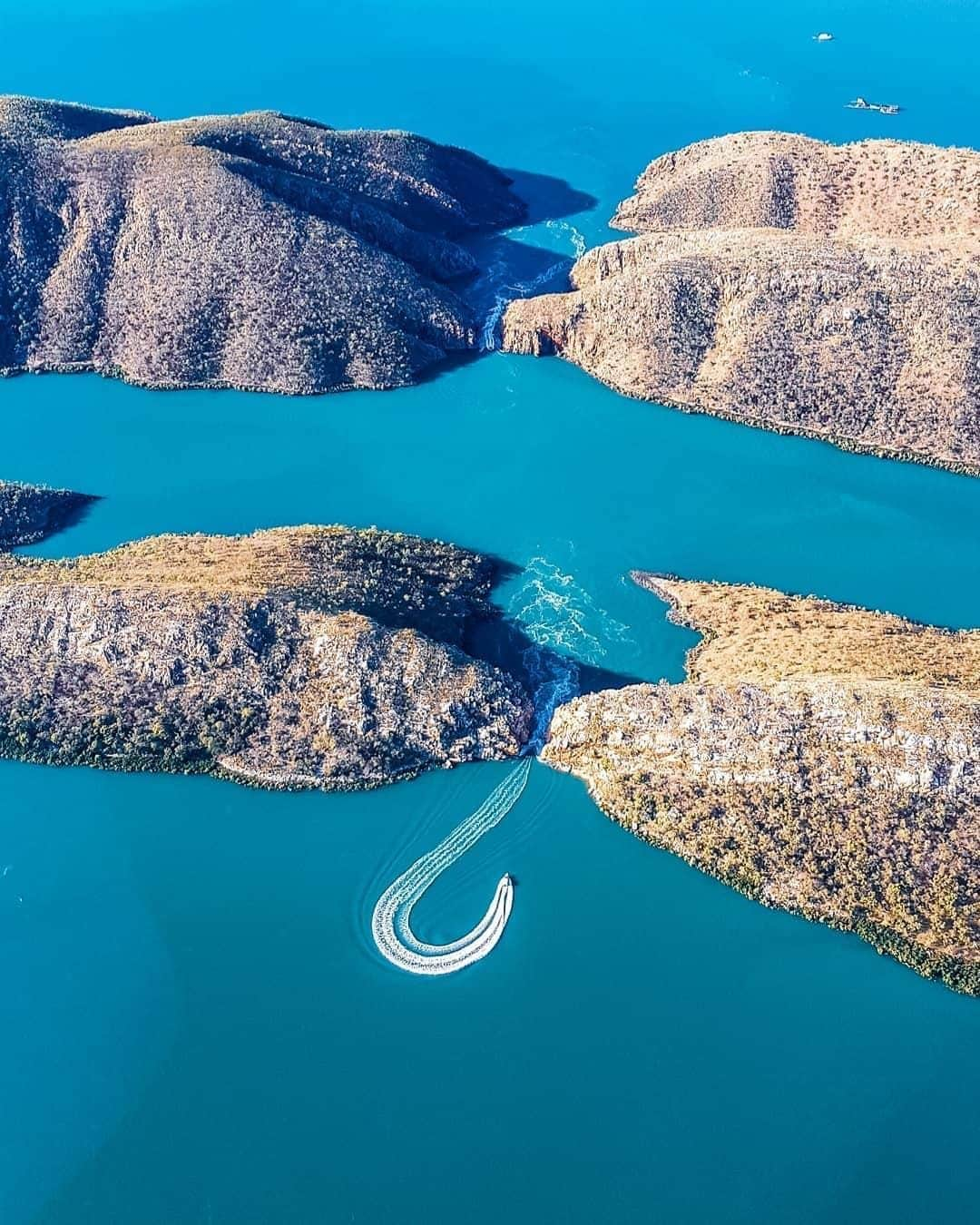 Australiaさんのインスタグラム写真 - (AustraliaInstagram)「Soaring over the #HorizontalFalls... yes, please! 🙋🏽 @skearneyregan captured this epic shot whilst onboard a scenic flight with @kingleopoldair. This incredible natural wonder is located in the @australiasnorthwest region of @westernaustralia and is famous for its strong tidal currents that create a unique horizontal waterfall effect. To take in the full perspective of this intriguing attraction we’d suggest hopping on a flight or booking a speedboat ride experience, both of which are guaranteed to have you on the edge of your seat! #seeaustralia #thisisWA #wanderoutyonder #australiasnorthwest」8月20日 5時00分 - australia