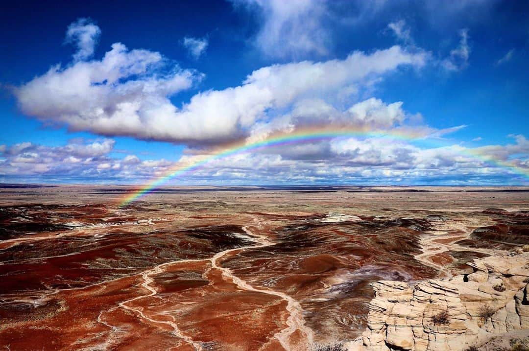 CANON USAさんのインスタグラム写真 - (CANON USAInstagram)「“After my grandmother passed away, I had to make a cross-country road trip from San Diego to Nashville to bring home some of her cherished antique furniture. I stopped in the Painted Desert along the way and, during a nostalgic moment of thinking of her, a rainbow appeared. She LOVED rainbows, as well as traveling, so I felt it was her way of telling me to keep doing what I do!” 🌈 Thank you, @thecpt_lp, for being a part of #TeamCanon and sharing your #CanonMemories with us. 📷Camera: #Canon EOS 77D Lens: 18-55mm ...Do you have a fond memory that you were able to capture with your Canon gear? We'd love for you to share it with us. Submit your #CanonMemories at canon.us/canonmemories」8月20日 5時05分 - canonusa