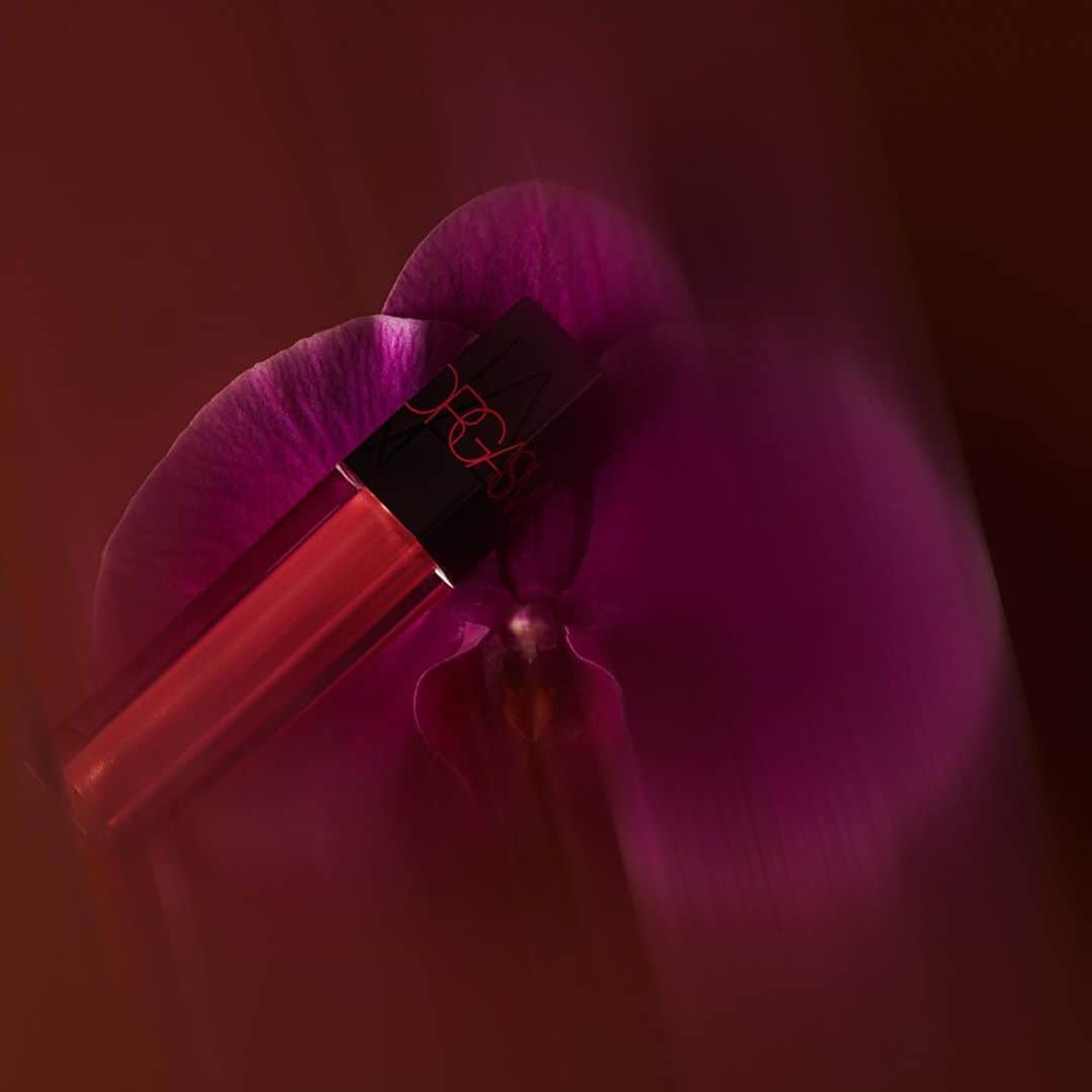 NARSさんのインスタグラム写真 - (NARSInstagram)「Dazed and diffused. 🌸 Orgasm X Oil-Infused Lip Tint photographed by @hisuzanne #XAPPEAL」8月20日 5時33分 - narsissist