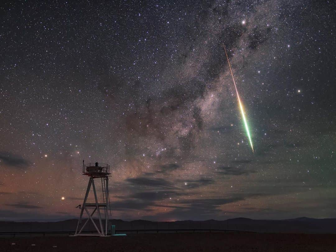 National Geographic Travelさんのインスタグラム写真 - (National Geographic TravelInstagram)「Photos by @BabakTafreshi  In April 2016 I was documenting the nighttime environment of Cerro Paranal, home to the European Southern Observatory in the Atacama Desert of Chile. A rare fireball, almost as bright as the moon, lit up the sky in this incredible moment. My camera was continuously imaging a time-lapse sequence, and the meteor was recorded on this single frame. Swipe for a closer view. Fireballs are meteors brighter than planet Venus (the brightest object in the night sky after the moon). Most visible meteors do not create meteorites, as they are caused by small pebble or grain-size particles only one to two grams in mass. But a fireball like this often leaves a meteorite. Follow me @babaktafreshi for more astronomy and space photography. ⁣#fireball #meteorshower #astrophotography #stargazing #twanight」8月20日 5時27分 - natgeotravel