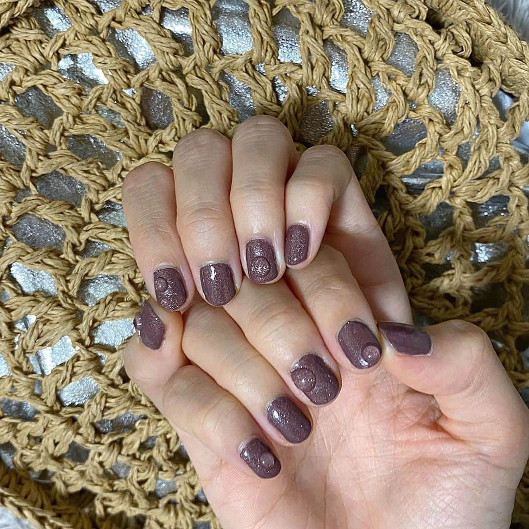 富久美玲のインスタグラム：「_ . 友達のネイルを見て真似ました💅✨ (水滴作るの苦戦して2回やり直した) . #nail#ジェルネイル#初心者ネイル#セルフネイル#ニュアンスネイル#水滴ネイル」
