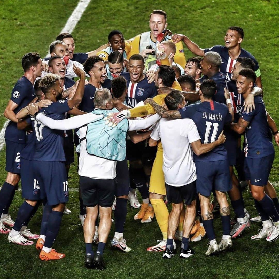 マルコス・アオアス・コレアのインスタグラム：「SQUAD 🔥🔴🔵 #AllezPSG」