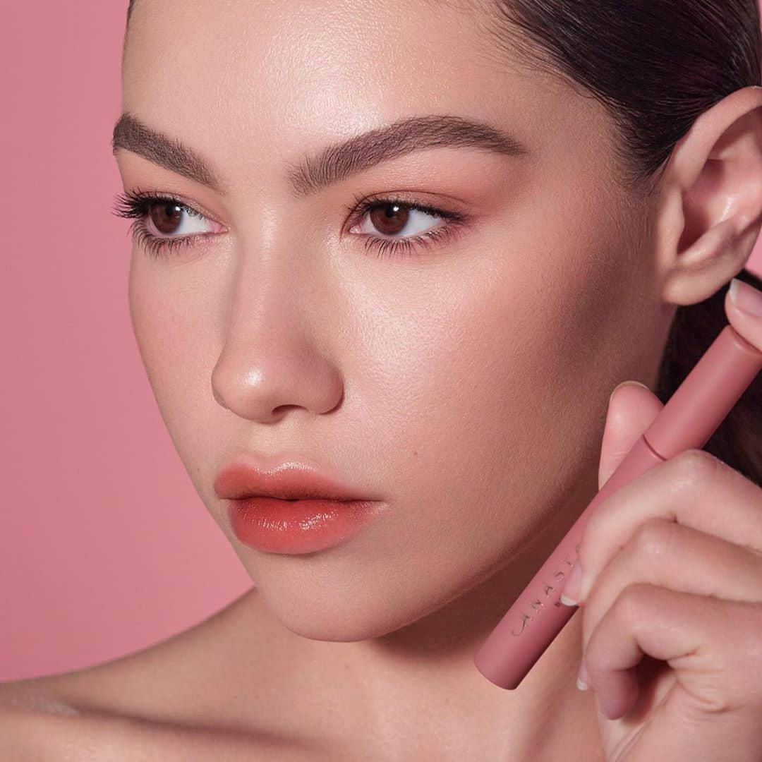 Anastasia Beverly Hillsさんのインスタグラム写真 - (Anastasia Beverly HillsInstagram)「Lip Stain - Rosewood 👄 pout perfection 👌」8月20日 6時15分 - anastasiabeverlyhills