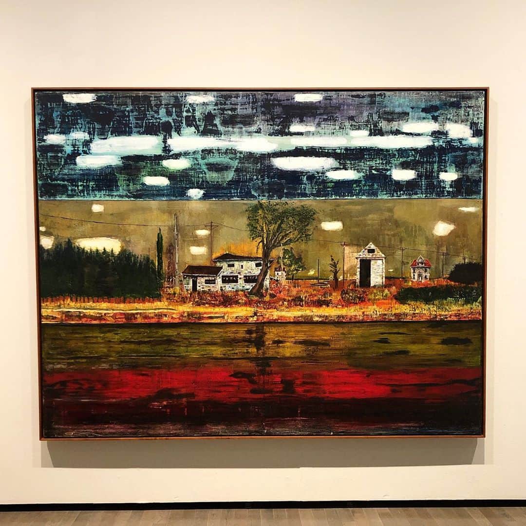 西山由のインスタグラム：「“ Road House “ par Peter Doig.」