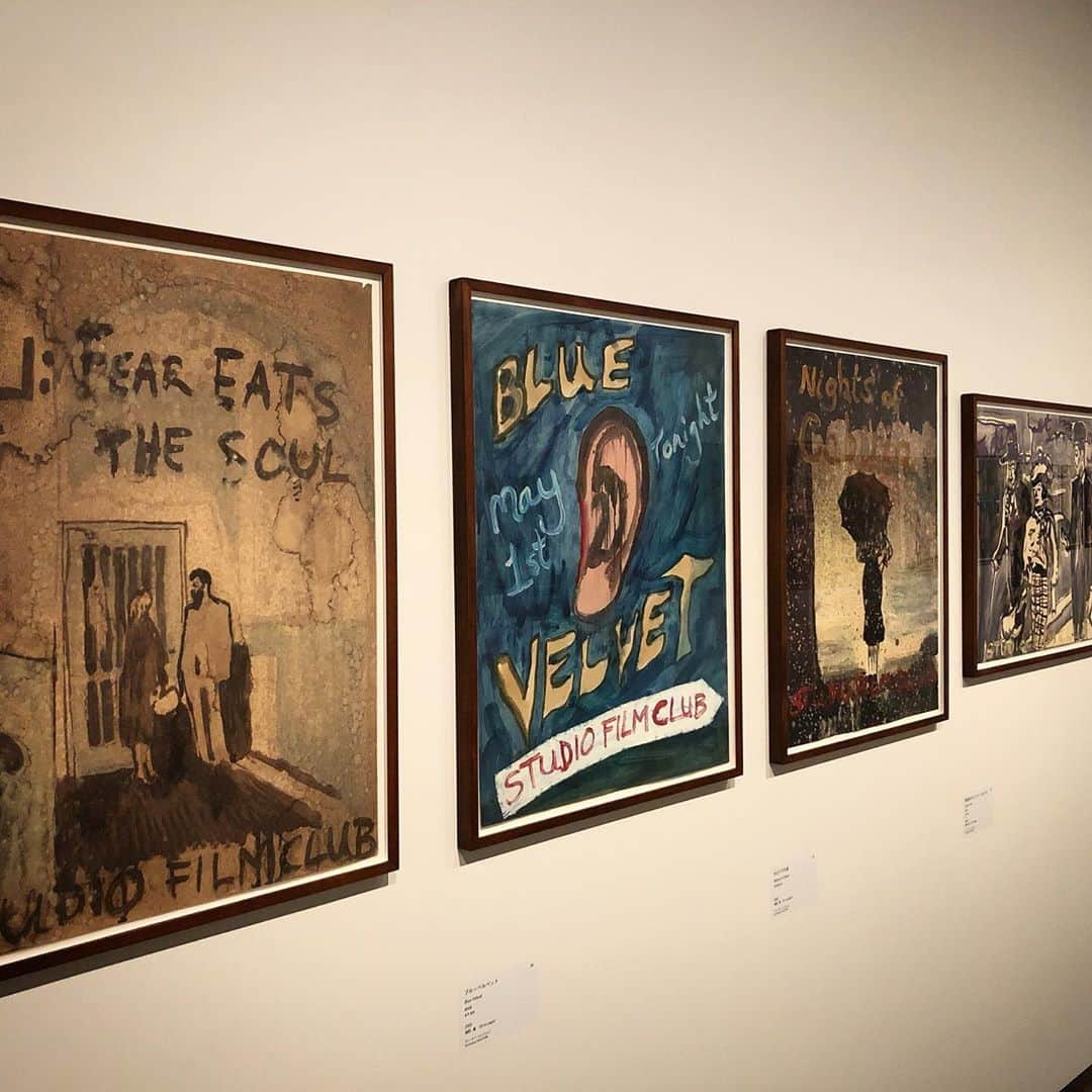 西山由のインスタグラム：「“ STUDIO FILM CLUB “ par Peter Doig.」