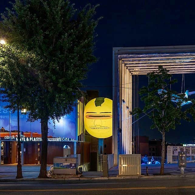 osgemeosのインスタグラム：「You Are My Guest  👉🏼 July 15, 2020 - October 11, 2020 Storage by Hyundai Card • 248, Itaewon-ro, Yongsan-gu, Seoul, South Korea @hyundaicard_dive • Storage by Hyundai Card #HyundaicardStorage #Hyundaicard  “you are my guest” na fundação HyundaicardStorage Korea do Sul. Primeira exposição em Seoul/ #soloshow “Vocês são nossos convidados” #osgemeos @lehmannmaupin  photos: HyundaicardStorage」
