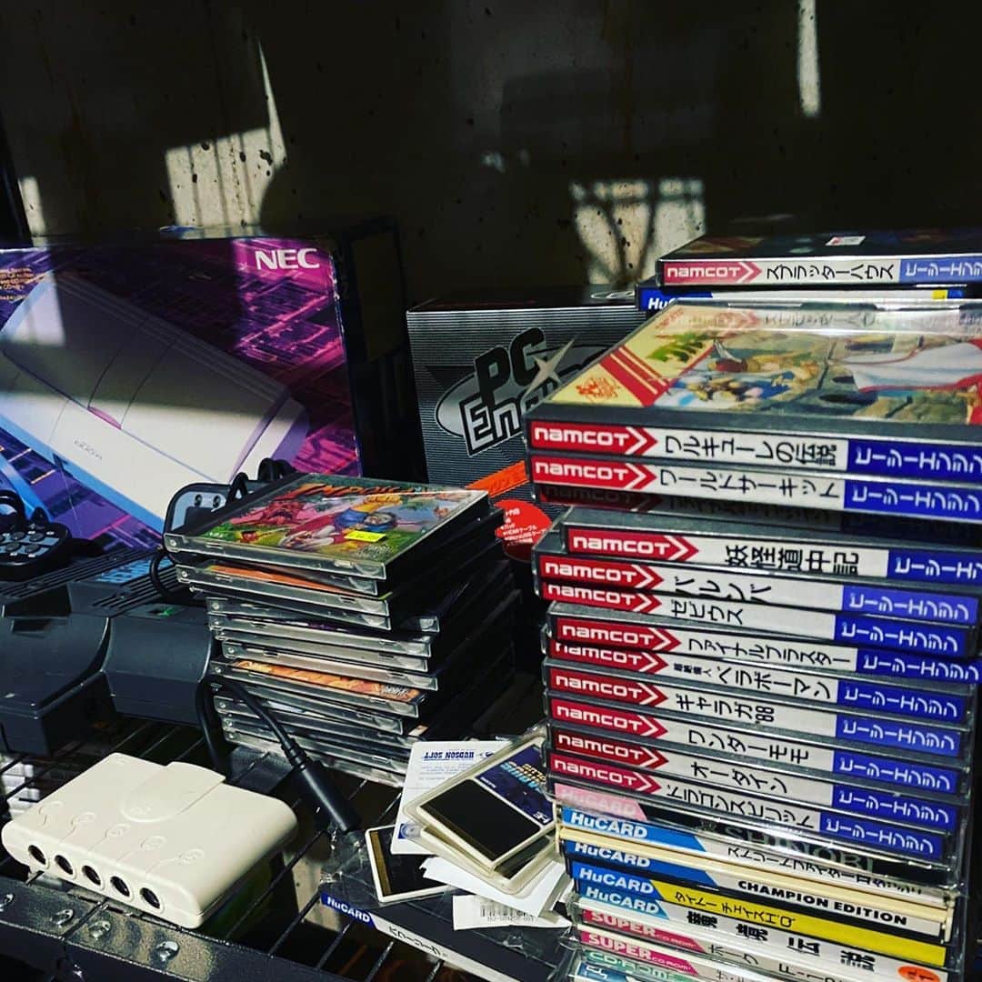 アレン・ジョーンズのインスタグラム：「10pm Retro Wednesday baby! Bringing out all the PC engine/turboGrafx 16 games I have. Twitch.tv/Stylesclash」