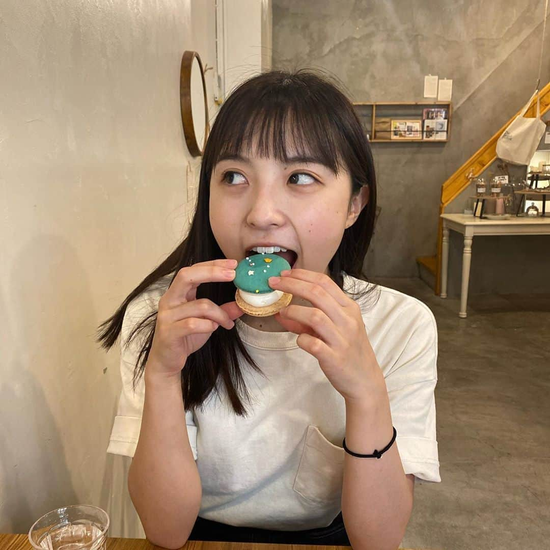 柿原桃里さんのインスタグラム写真 - (柿原桃里Instagram)「macaron💛 美味しかった〜！ 食べてる時がイチバンしあわせ！  #その分動きますね🤗  #高円寺 #macaron #cafe」8月20日 20時13分 - toori_moo_