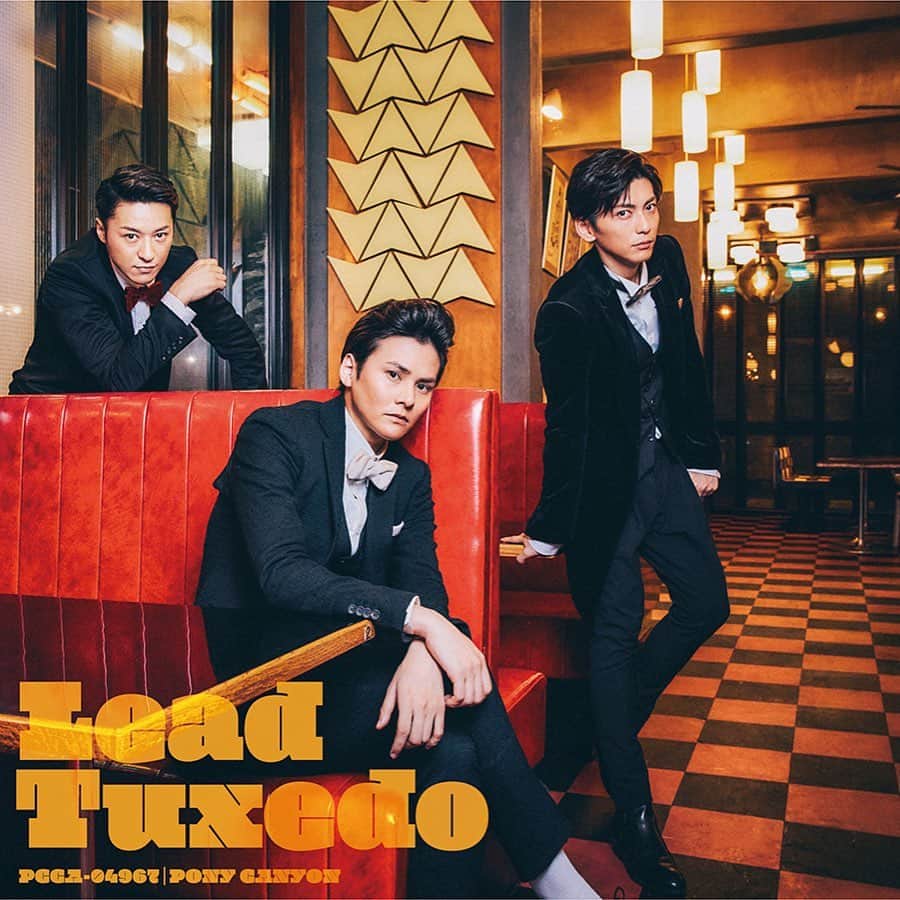 谷内伸也さんのインスタグラム写真 - (谷内伸也Instagram)「2020.9.23 Release﻿ ﻿ 33rd Single「Tuxedo～タキシード～」﻿ ﻿ #Lead_Tuxedo﻿ #Lead﻿」8月20日 19時01分 - lead_shinya