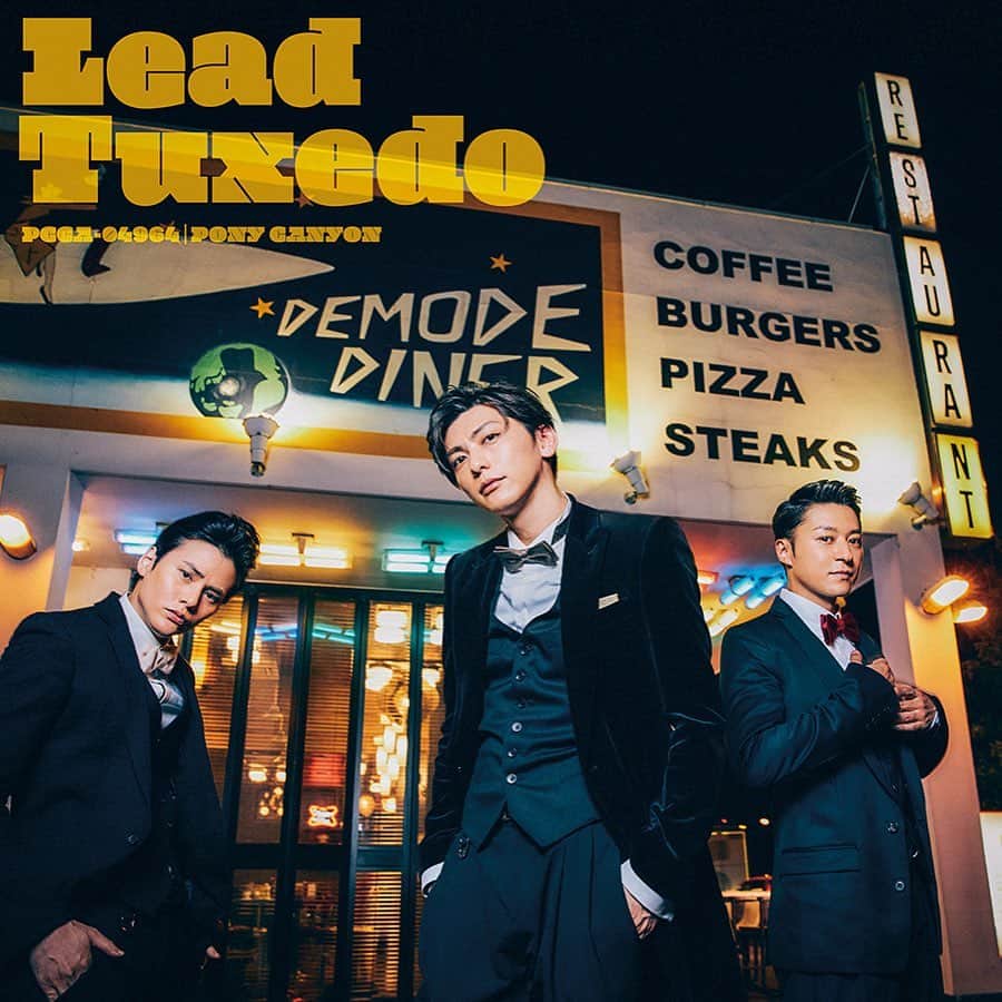谷内伸也さんのインスタグラム写真 - (谷内伸也Instagram)「2020.9.23 Release﻿ ﻿ 33rd Single「Tuxedo～タキシード～」﻿ ﻿ #Lead_Tuxedo﻿ #Lead﻿」8月20日 19時01分 - lead_shinya