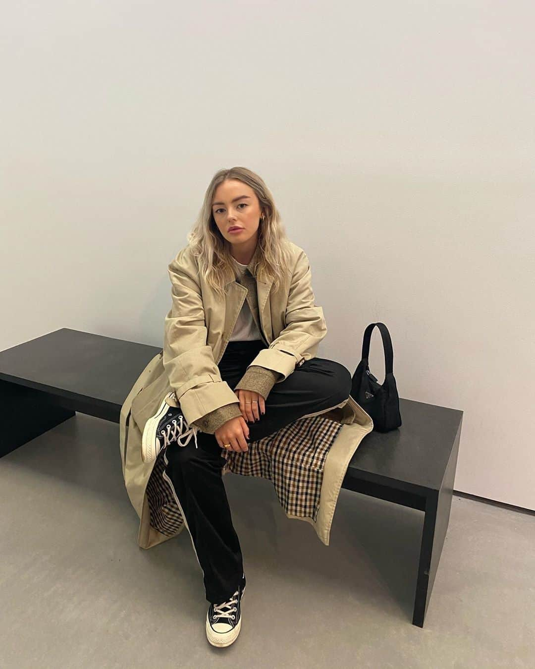 アクアスキュータムさんのインスタグラム写真 - (アクアスキュータムInstagram)「Effortless crafted simplicity is central to #Aquascutum trench coats. Their versatility means you can wear them the way that you want to, with your own inimitable style.   Worn by @libertyrosex」8月20日 19時03分 - aquascutum