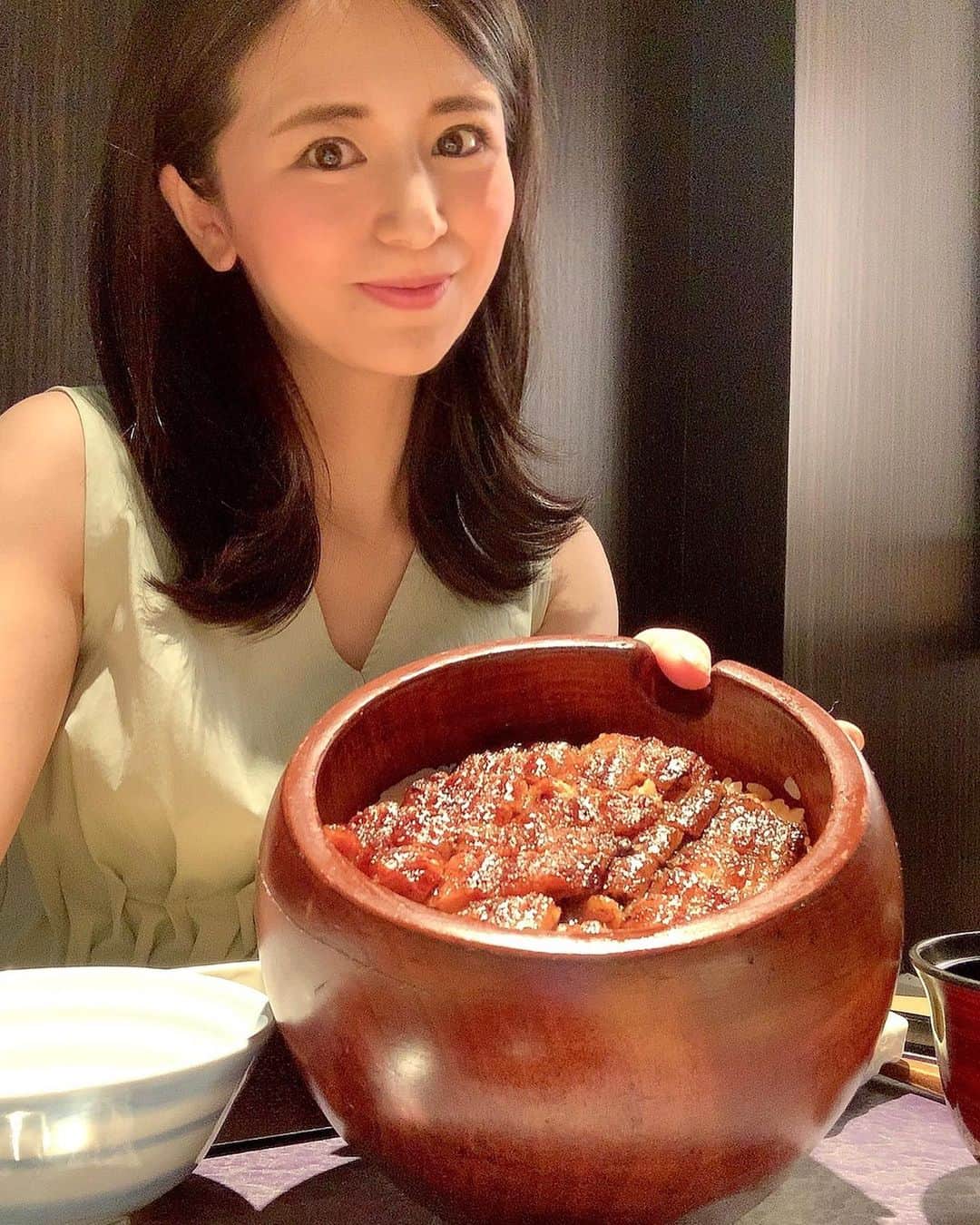吉村優さんのインスタグラム写真 - (吉村優Instagram)「* 今週は講演会盛り沢山🙏✨ * 今日はAbemaからの２講演🙋🏼‍♀️ * 会場近くのカツサンド屋さん✨ 久しぶりに食べたけど 美味しかった〜😘 * 名古屋出張の時に食べた ひつまぶしも美味しかった😍 お出汁かけて ひつまぶしも美味しいけど 結局最後はそのまま食べてしまう😂 鰻好き〜😘 * では 2講演目行ってきまーす🙋🏼‍♀️ * #新世界グリル梵 #カツサンド #sandwich  #ひつまぶし #まるや #名古屋 #鰻」8月20日 19時04分 - yuyoshimura87