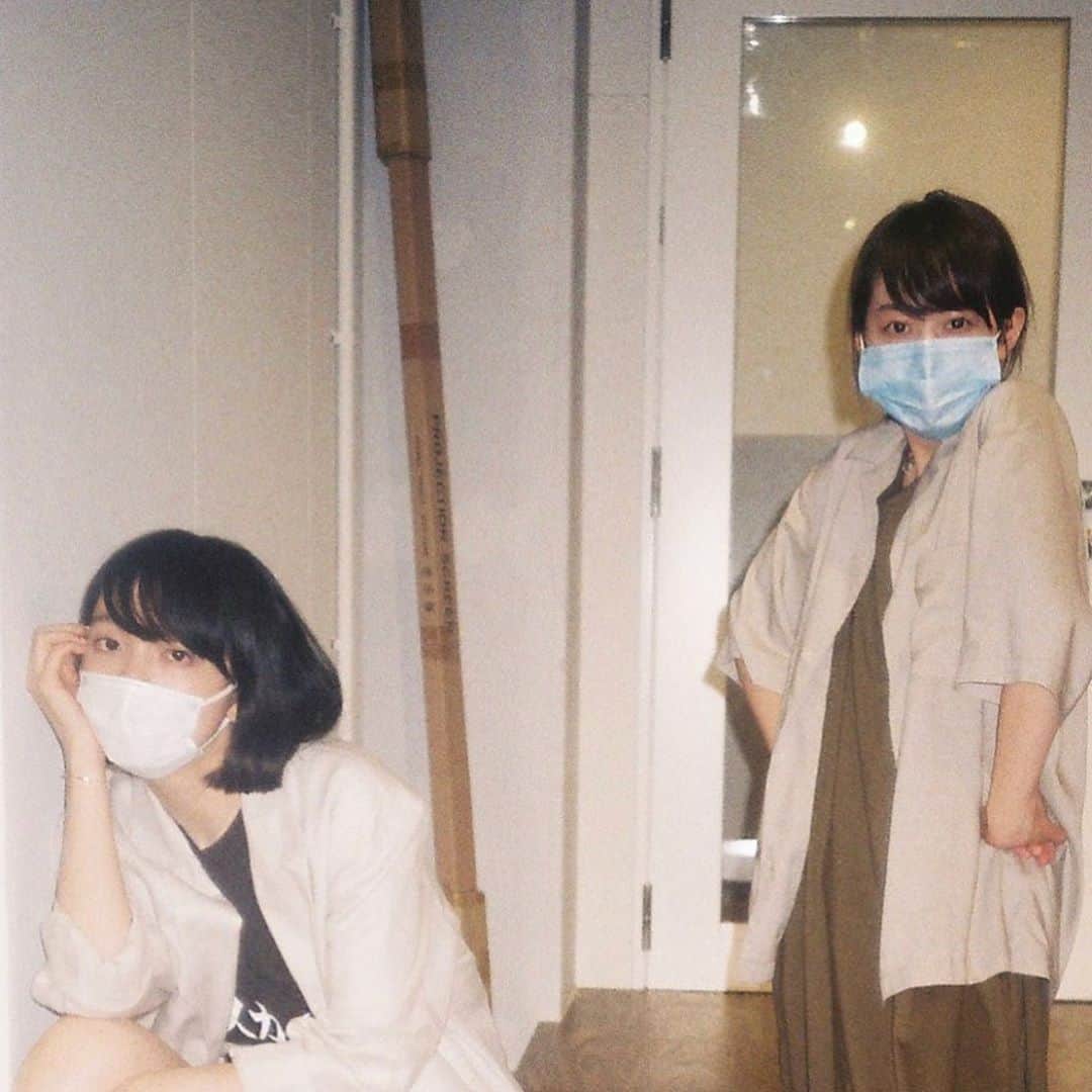 のインスタグラム：「この連載も始まって1年が経ちました。引き続きゆるりとやっていきましょう。お悩み募集中🦀. #repost @fumikomiyu_soudanshitsu さて新しいケトルが出たということは偶数月ですよ。ケトルの連載人生相談、お悩み募集の時期がまたやってきました。①ペンネーム ②年齢 ③性別 ④ご職業をお書きの上、お悩みをDMに送りつけてください！」