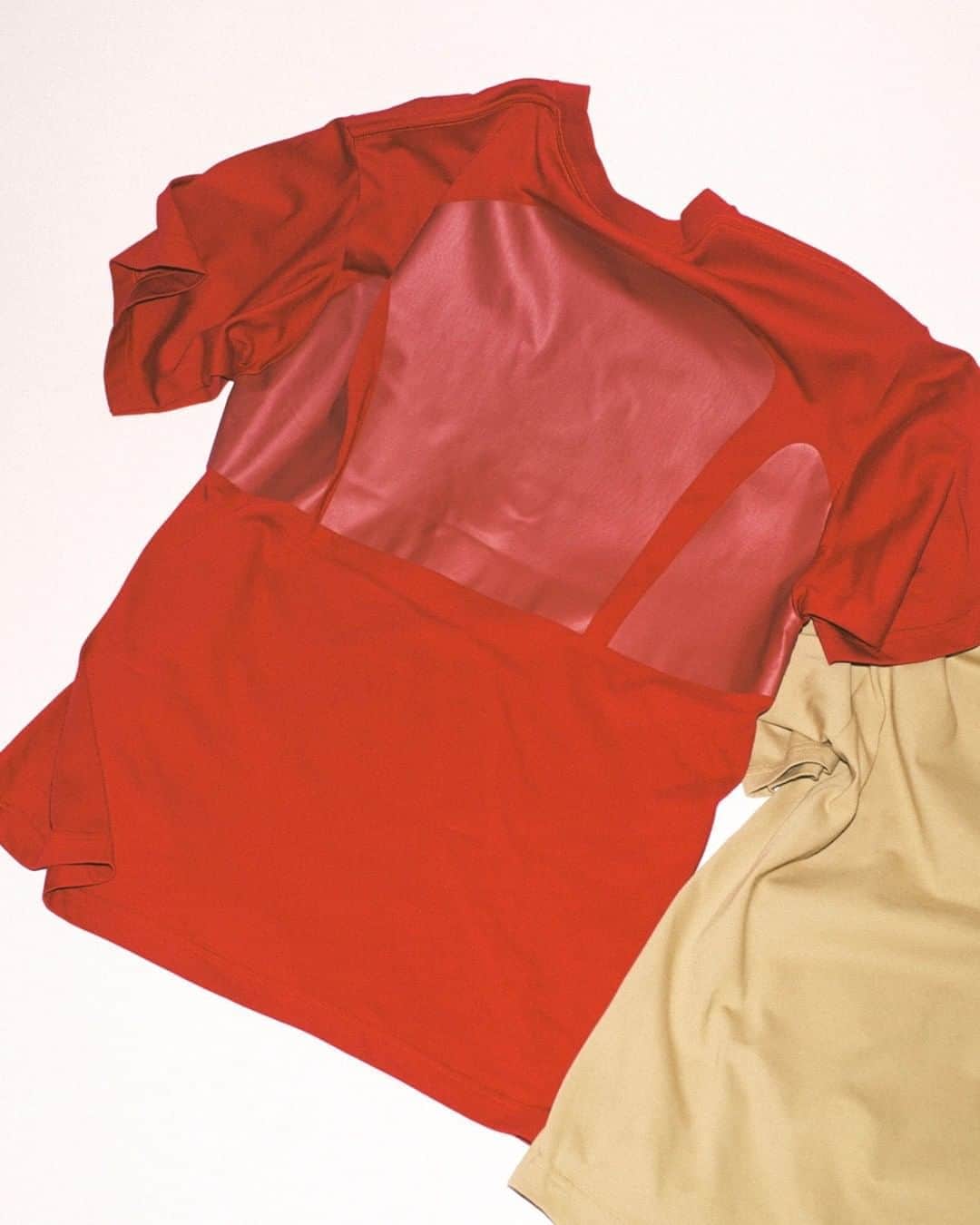 のインスタグラム：「Items｜*S/S Big Logo Tee* フロントにellesseのブランドメッセージである”A SENSE OF FUN AND PLAY”、バックにはインパクト抜群のハーフボールロゴをプリントしたショートスリーブティー。 ... S/S Big Logo Tee [EH10303] ¥6,490 ... #ellesse #エレッセ」