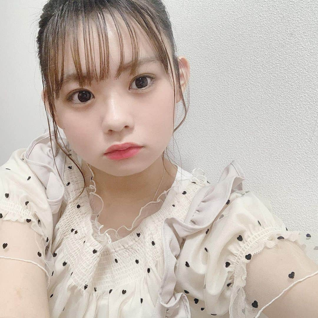 宮里莉羅さんのインスタグラム写真 - (宮里莉羅Instagram)「毎日暑いね〜。 夏らしいことしたいし、 みんなに会いたいな〜😳  #niceclaup#宮里莉羅#アイドル#idol#前髪」8月20日 19時53分 - ranrin0403