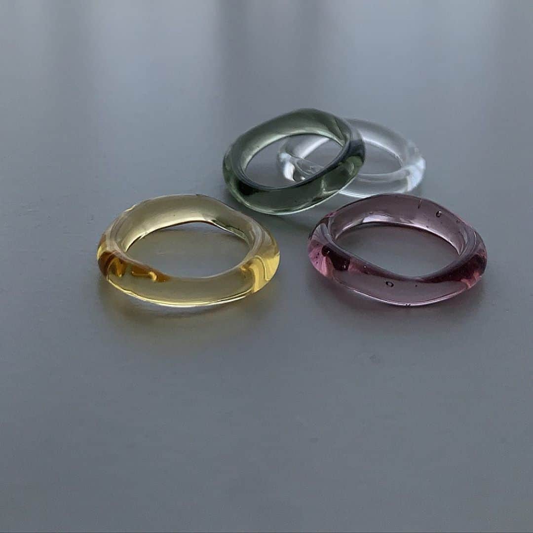 ukapiのインスタグラム：「⠀ ⠀ 硝子のring♢♢ ⠀ ⠀  #クリアリング#ガラスアクセサリー」