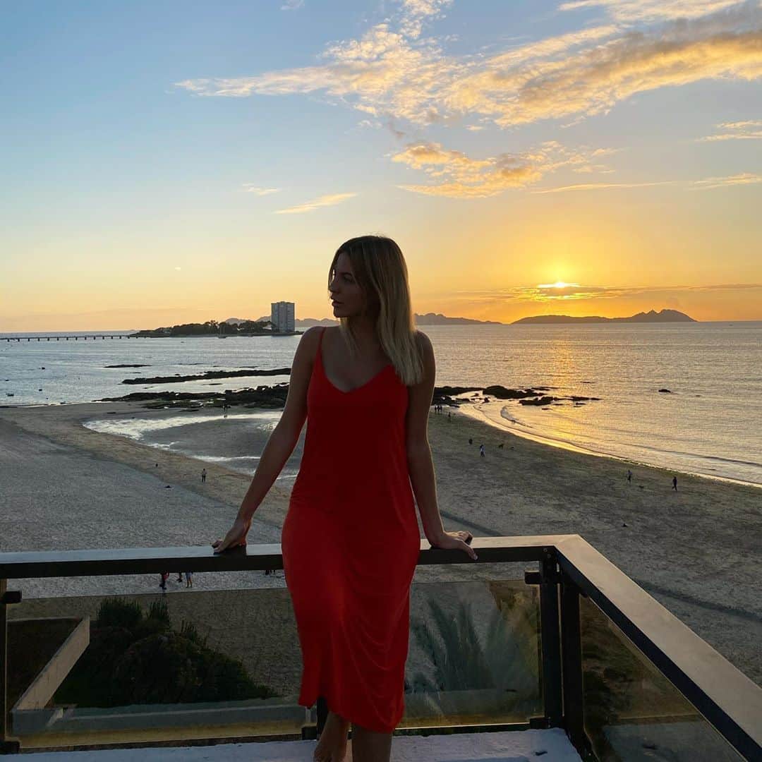 アルバロ・バディージョのインスタグラム：「Feliz cumpleaños. Por más momentos disfrutando juntos, tq.♥️」
