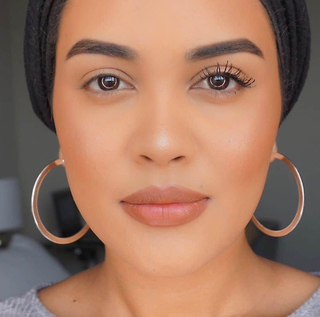 Huda Kattanさんのインスタグラム写真 - (Huda KattanInstagram)「STUNNING!❤️ @lateeshamakeup wearing #LEGITLASHES mascara 🔥  ⠀⠀⠀⠀⠀⠀⠀⠀⠀ Makeup Deets Concealer  #hudabeautyoverachiever  Mascara  @hudabeautyshop Legit Lashes Double Ended Mascara  Lipstick  #hudabeautypowerbullet Lipstick in Anniversary」8月20日 20時02分 - hudabeauty