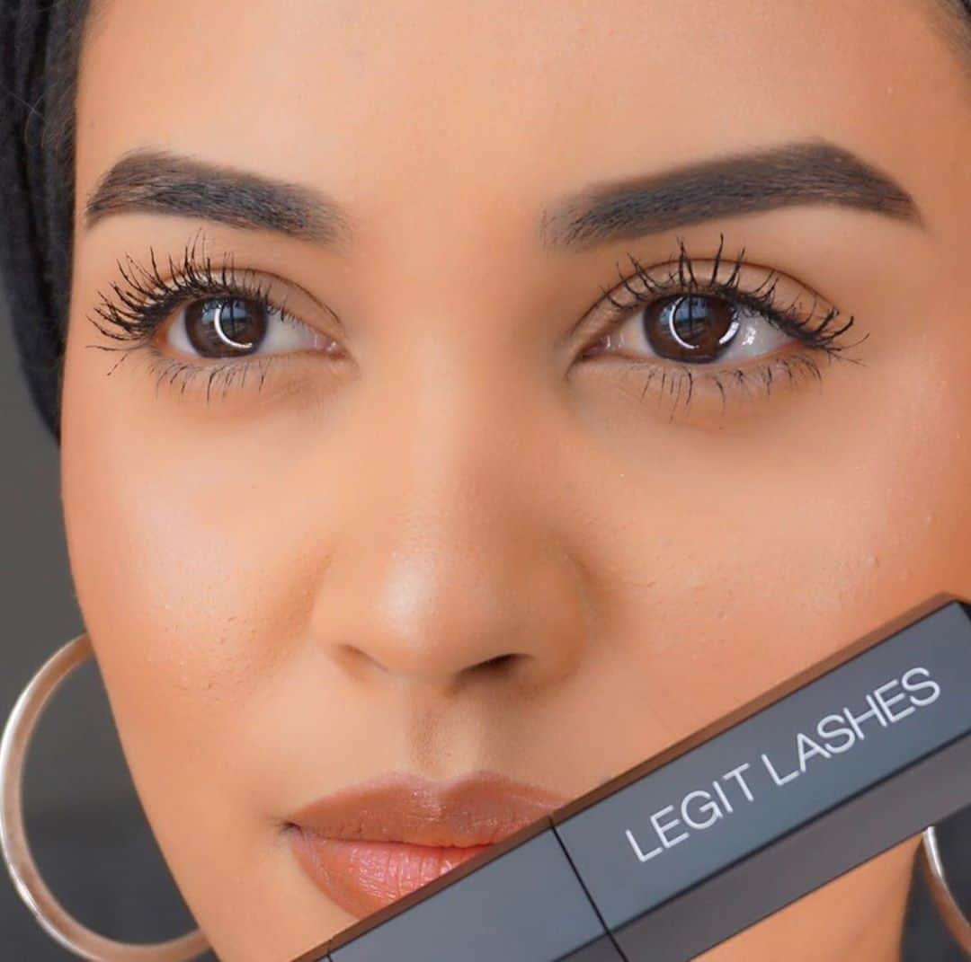 Huda Kattanさんのインスタグラム写真 - (Huda KattanInstagram)「STUNNING!❤️ @lateeshamakeup wearing #LEGITLASHES mascara 🔥  ⠀⠀⠀⠀⠀⠀⠀⠀⠀ Makeup Deets Concealer  #hudabeautyoverachiever  Mascara  @hudabeautyshop Legit Lashes Double Ended Mascara  Lipstick  #hudabeautypowerbullet Lipstick in Anniversary」8月20日 20時02分 - hudabeauty