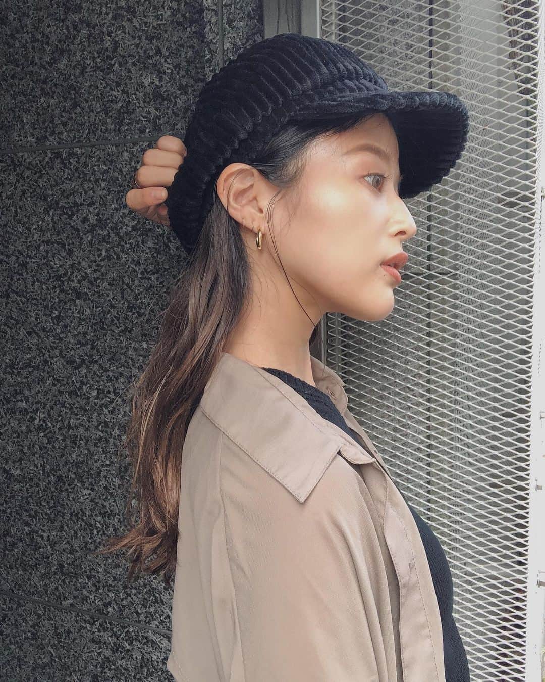 佐野真依子さんのインスタグラム写真 - (佐野真依子Instagram)「■SHEER BULKY SH	 ■ONE SHOULDER MINIMAL KNIT	 ■WIDE CORDUROY casquette🌿 @emoda_official  @emoda_snap  #mystyleemoda #emoda」8月20日 20時03分 - sanomaisanomai