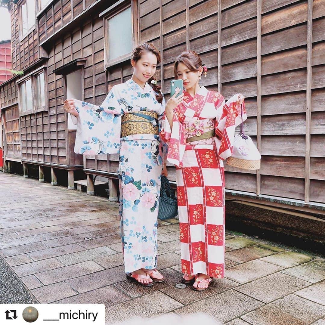 のインスタグラム：「素敵なお写真ありがとうございます😊 . シェアさせていただきます😃❣️ . ⚫︎金沢駅前 着物レンタル心結(ここゆい)  ⚫︎営業時間 : 9:00〜18:00 ⚫︎address : 金沢市本町1-3-39 ⚫︎tell : 076-221-7799 ⚫︎金沢駅から徒歩5分  ⚫︎コインパーキング補助あり  心結の着物一覧▶@kokoyui_kimono 振袖や袴はこちら▶@kokoyui_furisode 七五三やお子さんの着物はこちら▶@kokoyui753 . #撮影 #兼六園 #東茶屋街 #21世紀美術館 #着物ヘア #ヘアセット #和服 #着物 #着物コーディネート #きもの #着物女子 #着物男子」