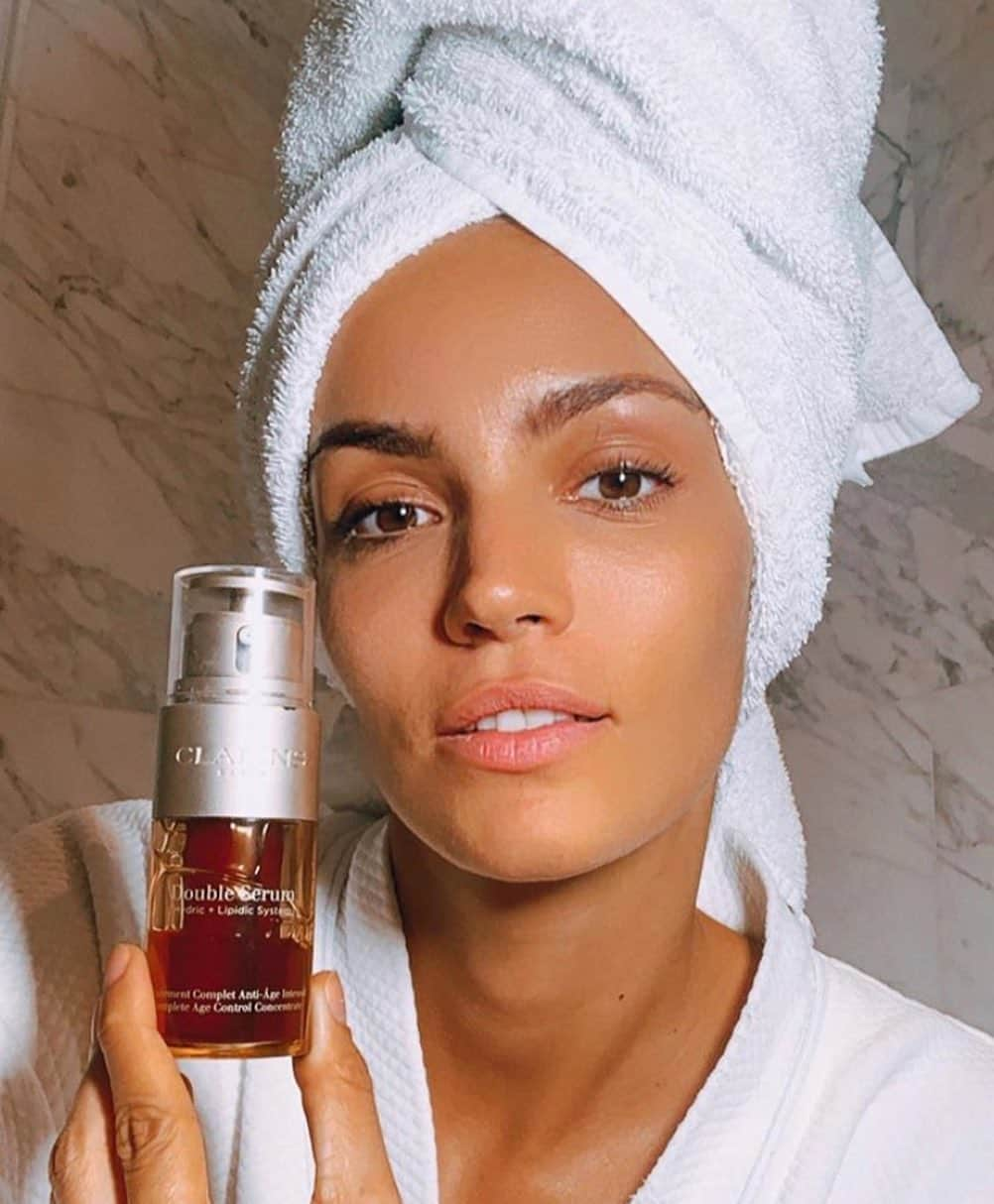 CLARINSさんのインスタグラム写真 - (CLARINSInstagram)「Comment a ♥️ below if you love Double Serum and check out our IG stories for a special DOUBLE Double Serum exclusive with @nordstrom   #repost @sofiaresing #nsale #nordstrombeauty」8月20日 11時15分 - clarinsusa