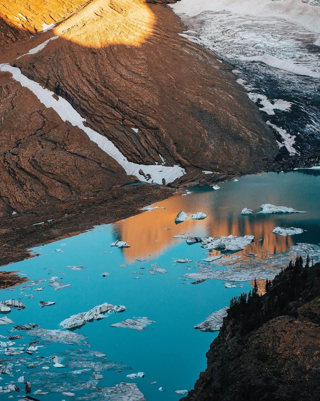 Alex Strohlさんのインスタグラム写真 - (Alex StrohlInstagram)「Textures of Grinnell Glacier, Montana」8月20日 11時17分 - alexstrohl