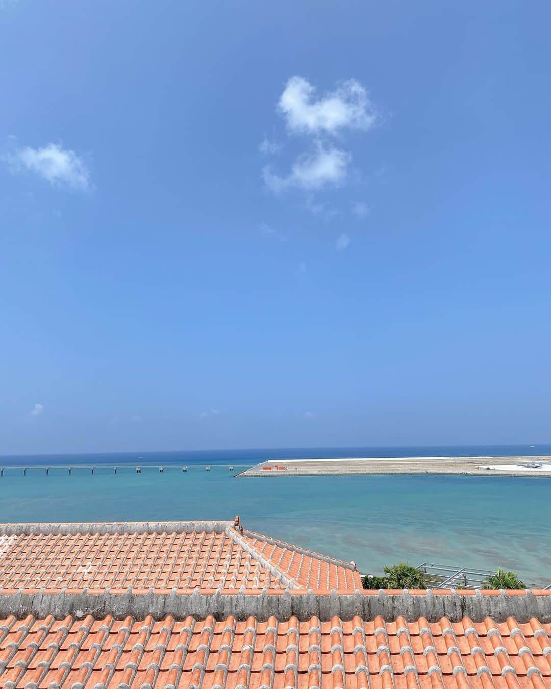 YU-RIのインスタグラム：「#ウミカジテラス #瀬長島 #沖縄 🌺🌴🐠」