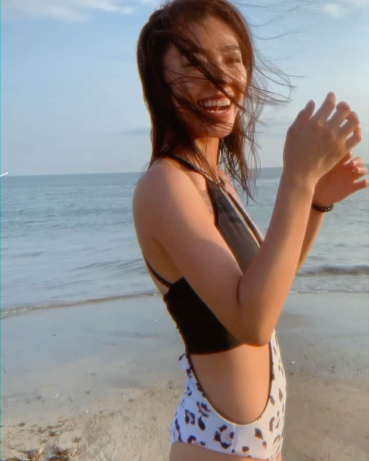 松本優のインスタグラム：「. . 🌊💛🌊💛🌊💛 . 水着は @alexiastam_official ♡ . .」